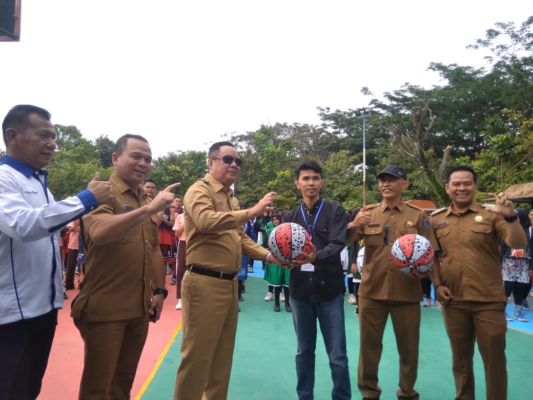 Bupati Lahat Buka Turnamen Basket Antar SMP/SMA se Kabupaten Lahat 