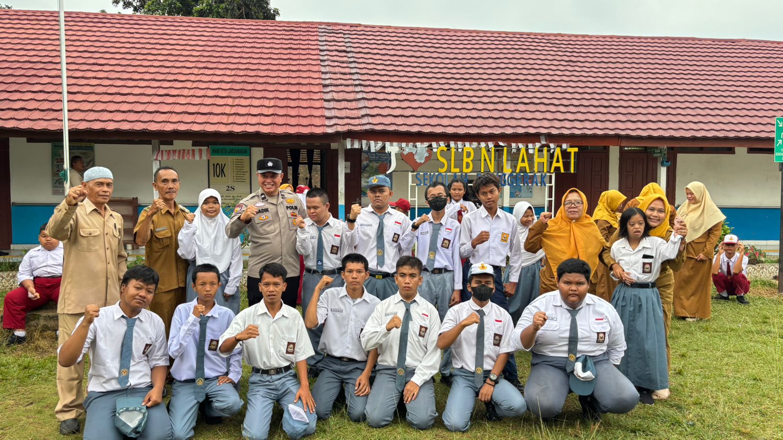 Sosialisasi Kamtibmas dari Sat Binmas Polres Lahat ke Sekolah Luar Biasa (SLB) Lahat