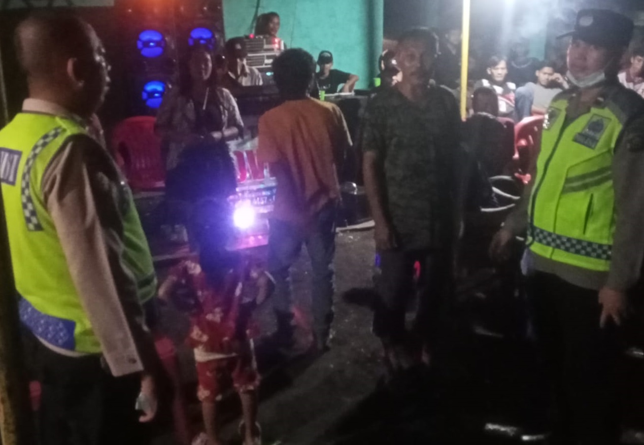 Regu ll Piket SPK Polsek Merapi Barat Bubarkan Acara Orgen Tunggal di Tanjung Pinang