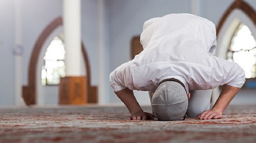 Alasan Pria Jarang Sholat ke Masjid