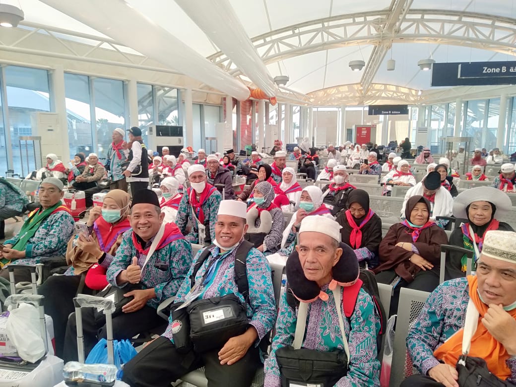 Jemaah Haji Lahat Sudah di Bandara Madinah, Perjalanan Pulang ke Tanah Air