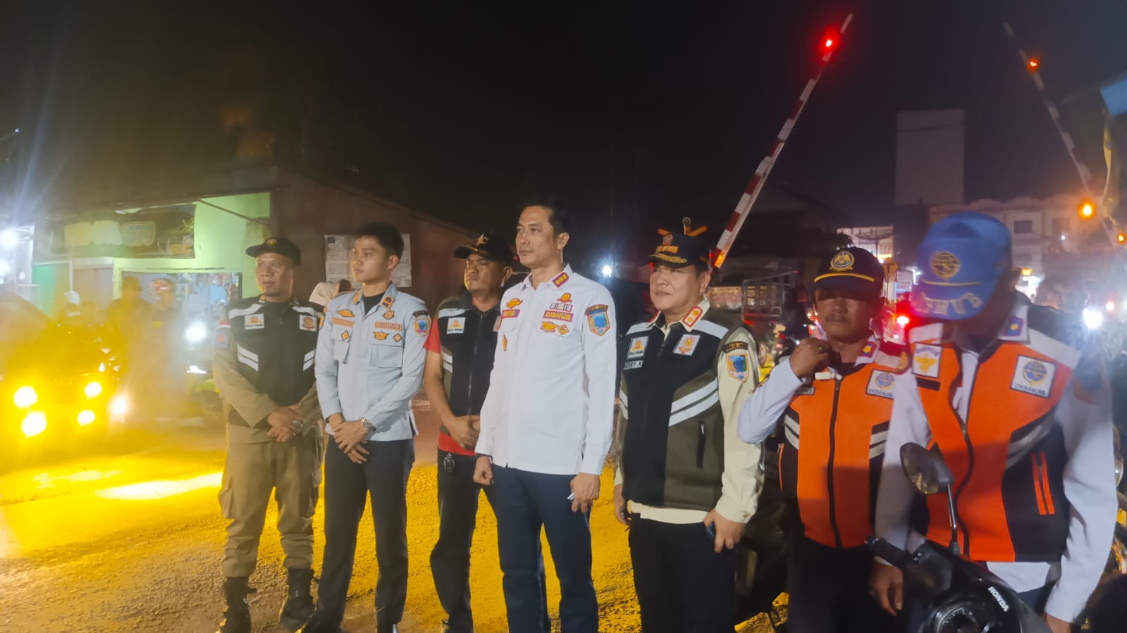 Rambu Diabaikan, Bus dan Truk Masih Nekat Masuk Kota Lahat