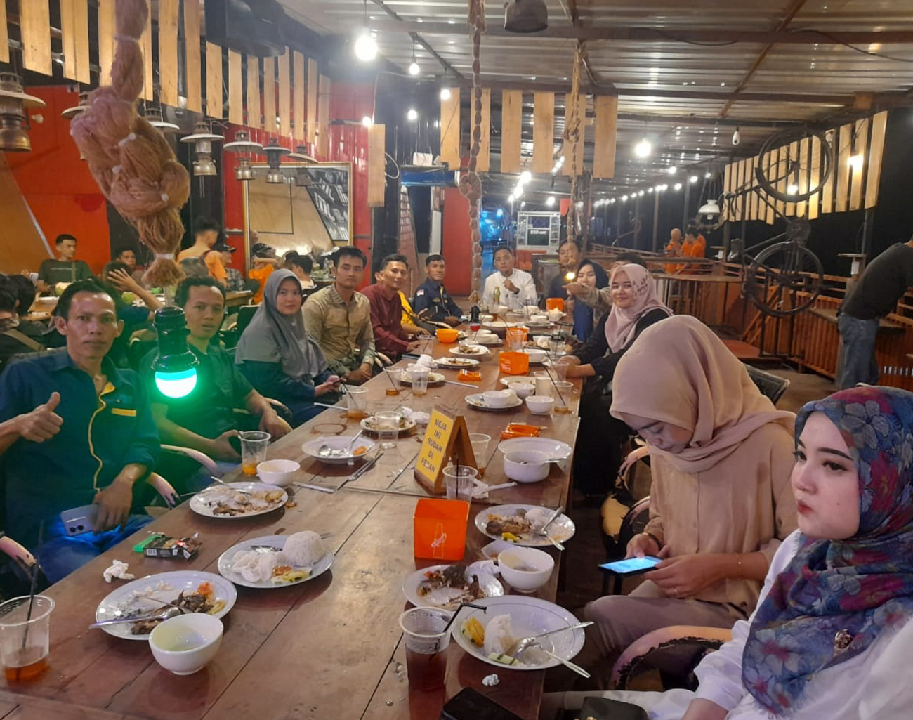 Akhir Ramadhan, Ketua dan Anggota DPD BADAR Lahat Berkumpul, Buka Puasa Bersama dan Beri Santunan Anak Yatim