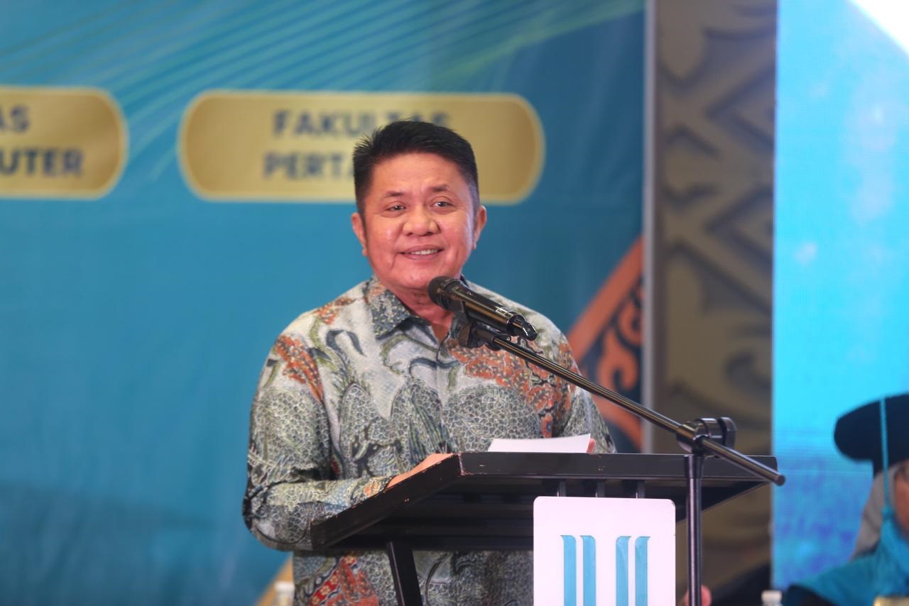 Herman Deru Ajak Wisudawan USS Siap Mendayung Lebih Siap Hadapi Persaingan