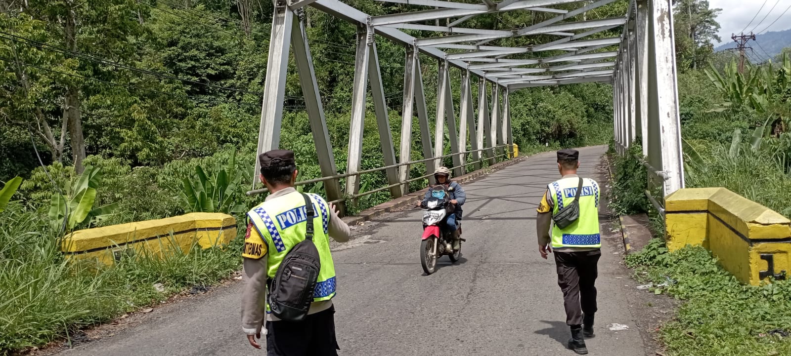 Personel Polsek Jarai Jaga Perbatasan Wilayah, Ada Apa ?