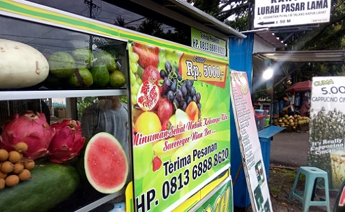 Berkah Ramadan, Penjual Sup Buah di Kabupaten Lahat Ramai Pembeli