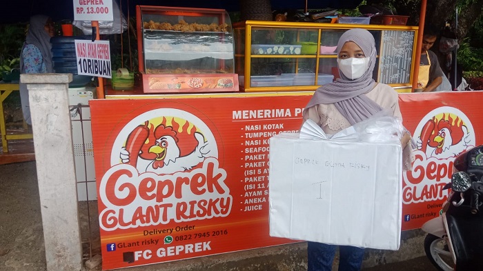 Ayam Geprek Glant Risky Jadi Idola di Kota Lahat