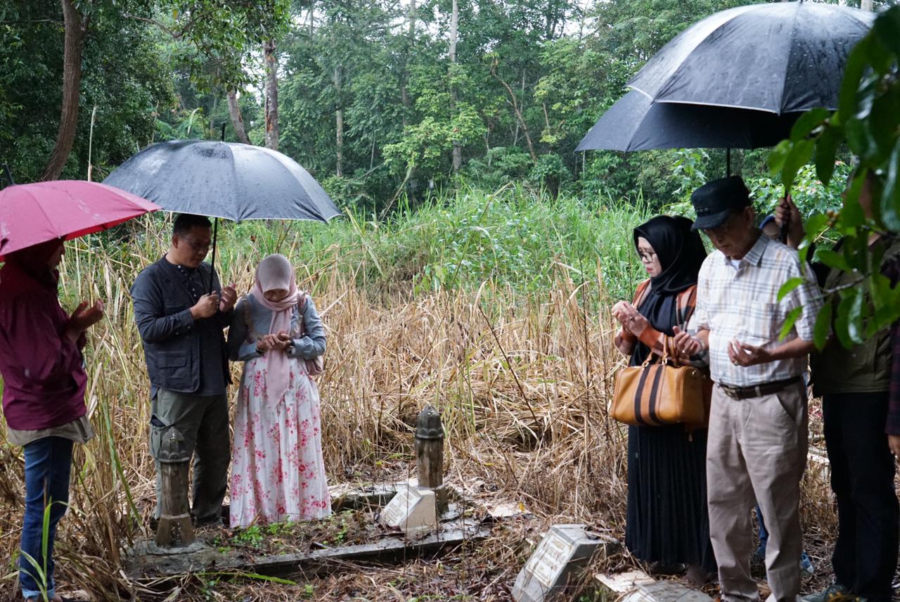 Pj Bupati Lahat Muhammad Farid Ziarah Ke Makam Puyang Serunting Sakti