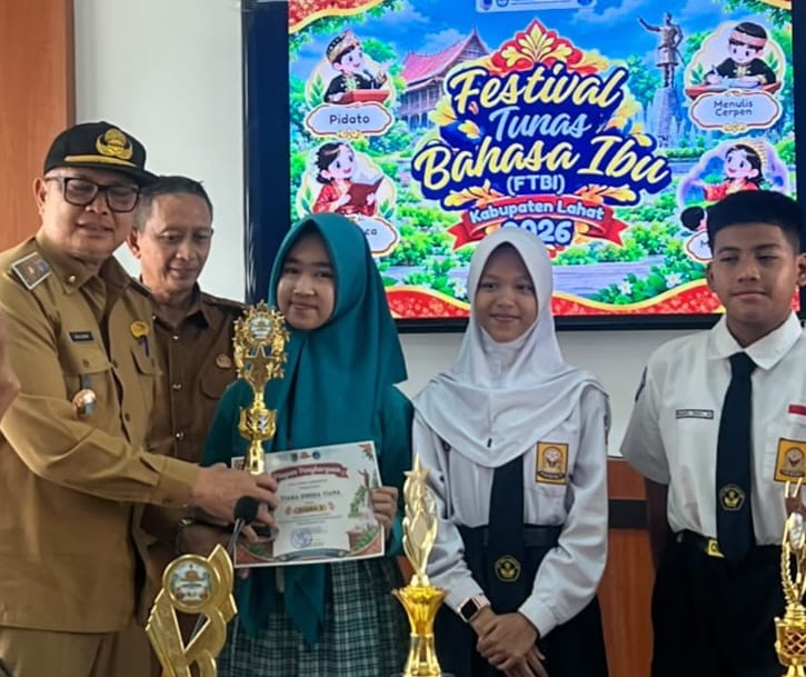Prestasi Gemilang SMPN 1 Jarai, Tiara Amera Tiana Sabet Juara 1 Cerpen FTBI Kabupaten