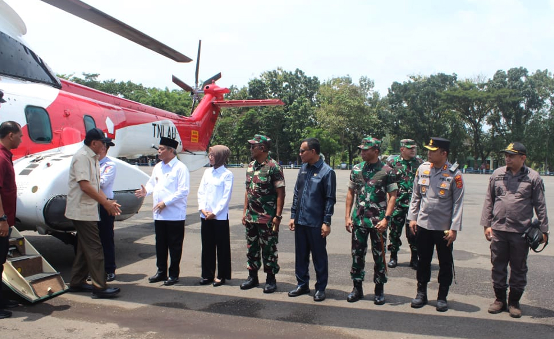 Kapolres Lahat beserta Unsur Forkopimda Lahat Sambut Kedatangan Menteri Pertahanan RI dan Wakasad di Lahat