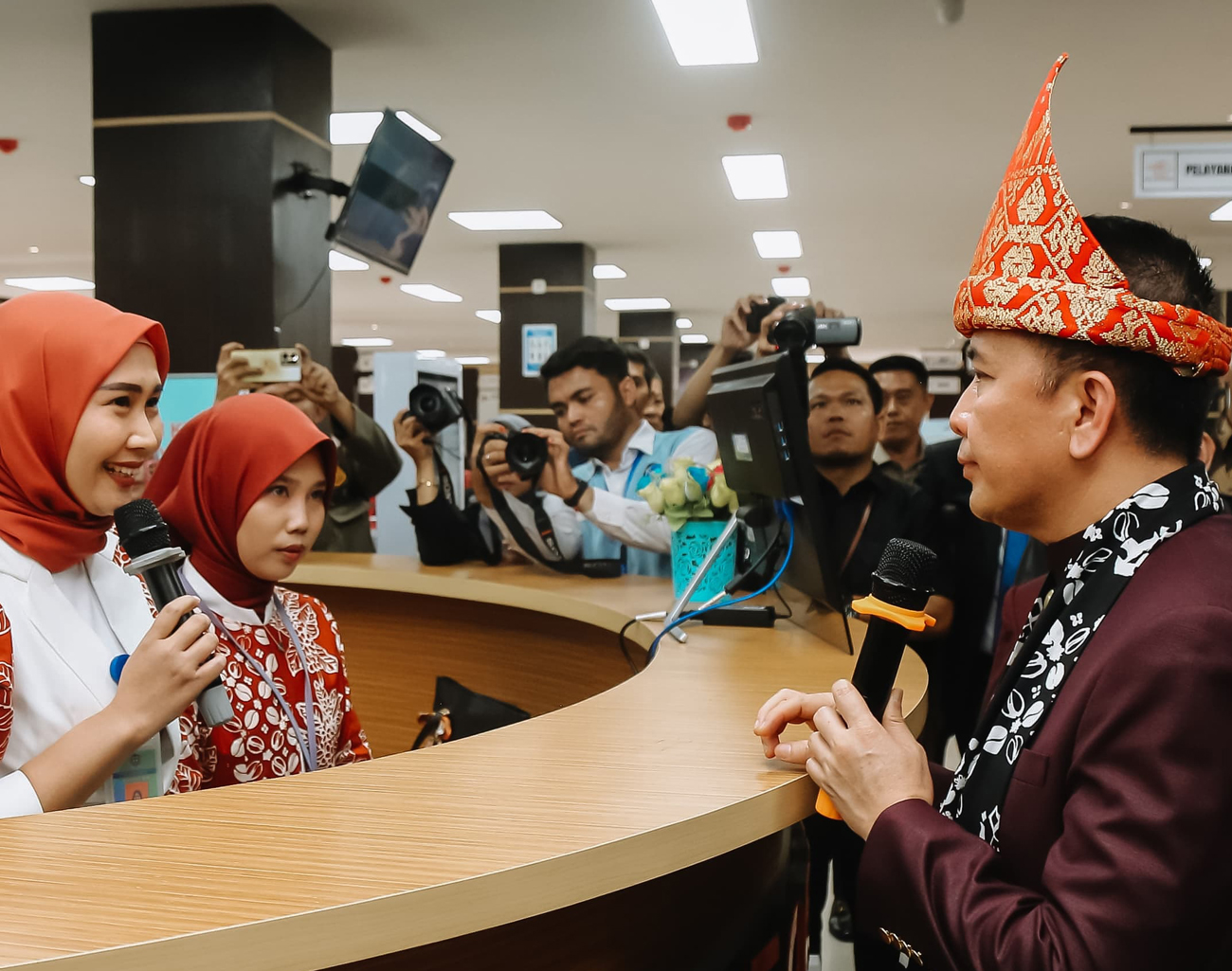 Pj Gubernur Agus Fatoni Resmikan Mall Pelayanan Publik Kabupaten Muara Enim