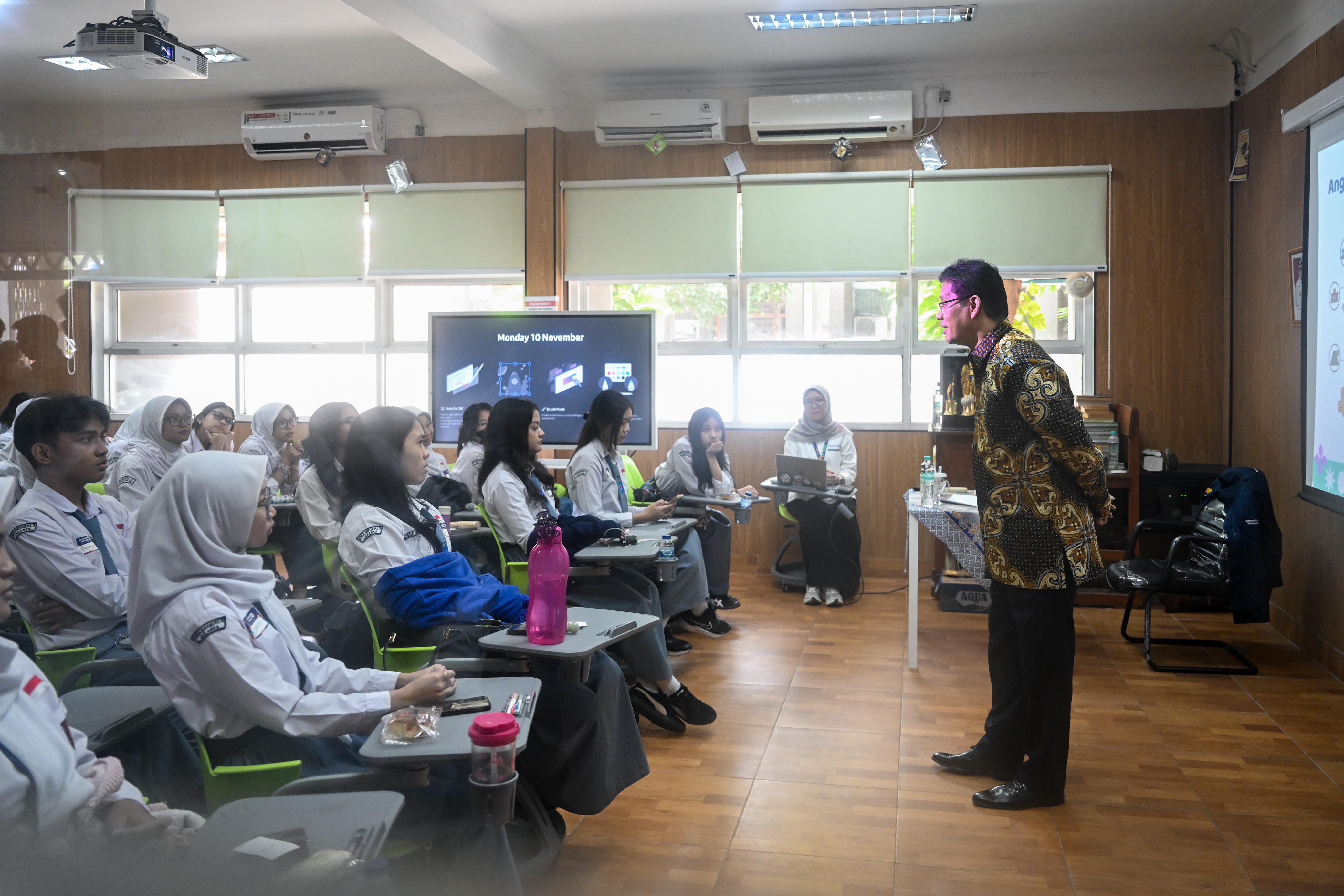 Hari Pahlawan 10 November, Purbaya Programkan Kemenkeu Mengajar