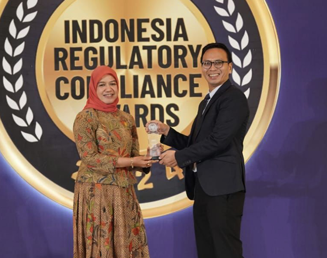 PLN Group Borong 5 Penghargaan dalam Indonesia Regulatory Compliance Awards 2024