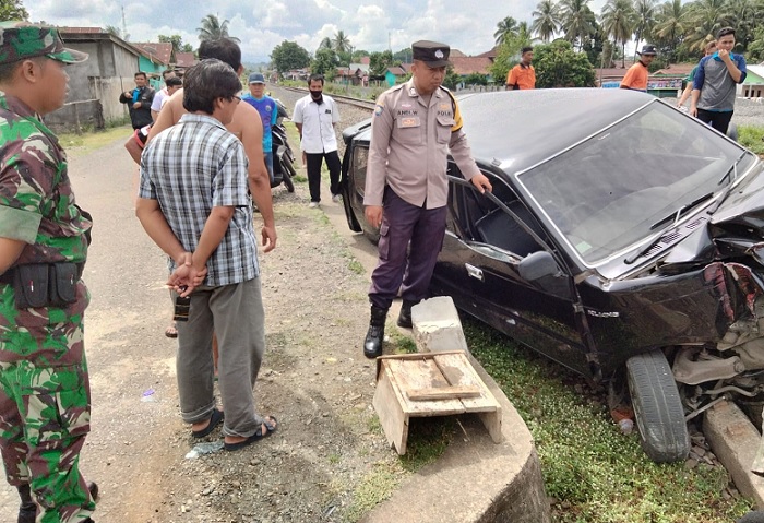 Kronologis Kecelakaan Kereta Api dan Kijang di Rel Belakang Pertamina Lahat, 2 Pensiunan PNS Jadi Korban