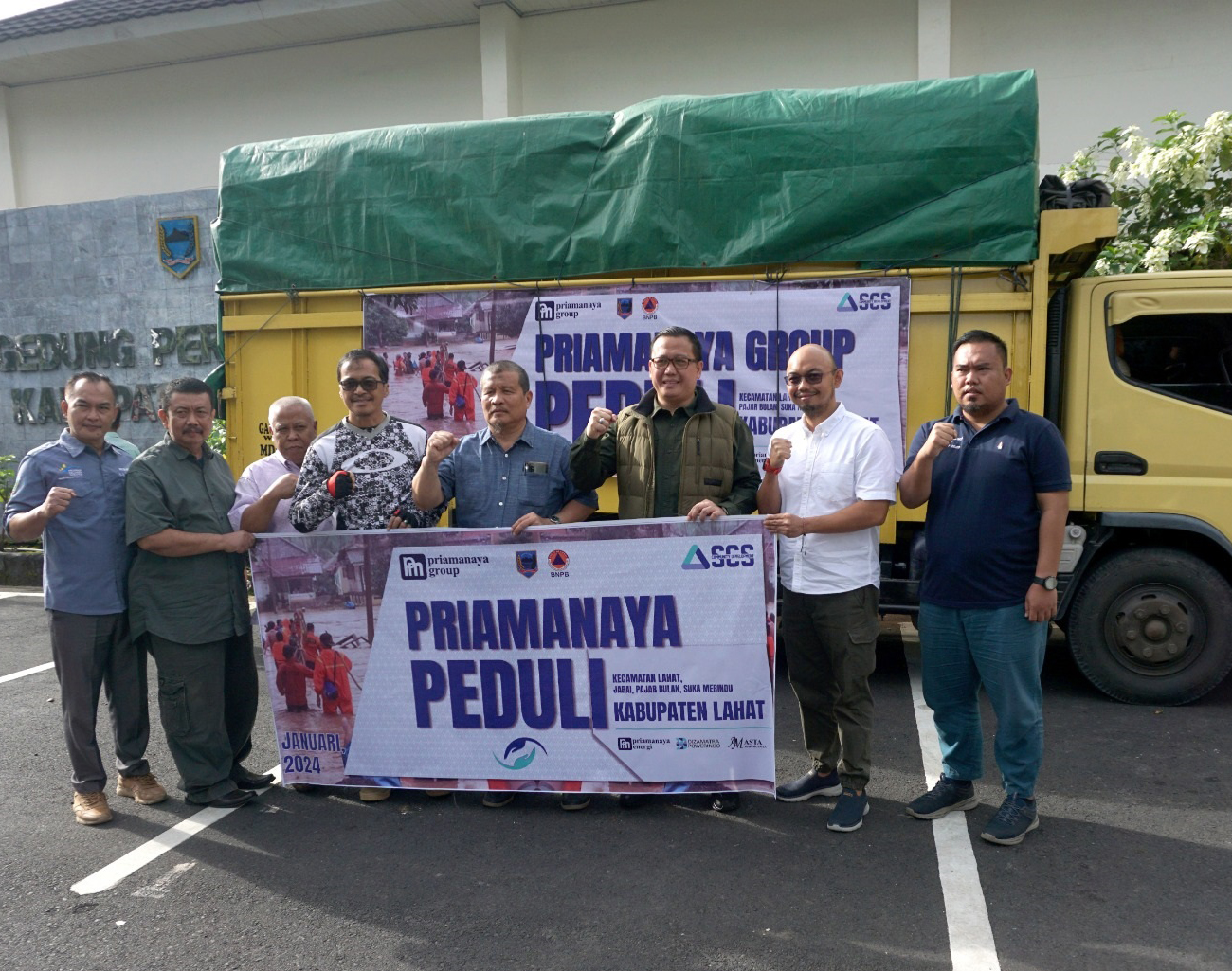 Priamanaya Group Salurkan Bantuan Banjir dan Tanah Longsor di Kabupaten Lahat