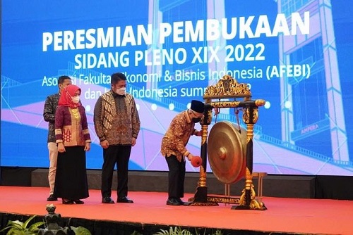 Dihadapan Wapres, Herman Deru Kenalkan GSMP Pada Forum AFEBI dan Halal Summit 2022