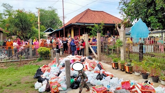 Any Nurhuda Afriani Minta Ma’af, Warga Ulak Pandan Kembalikan 896 Paket Bantuan PT ABG