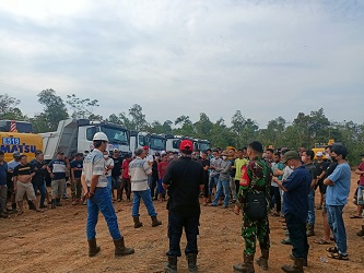 80 Massa Demo Lokasi Tambang, Tuntut Rekrut Tenaga Kerja