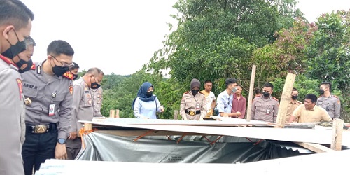 Dosen dan Mahasiswa STIK POLRI Kunjungi Desa Kampung Tangguh