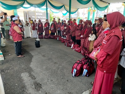 Hari ini Smarts Umroh Lahat Berangkatkan 23 Jamaah Umroh