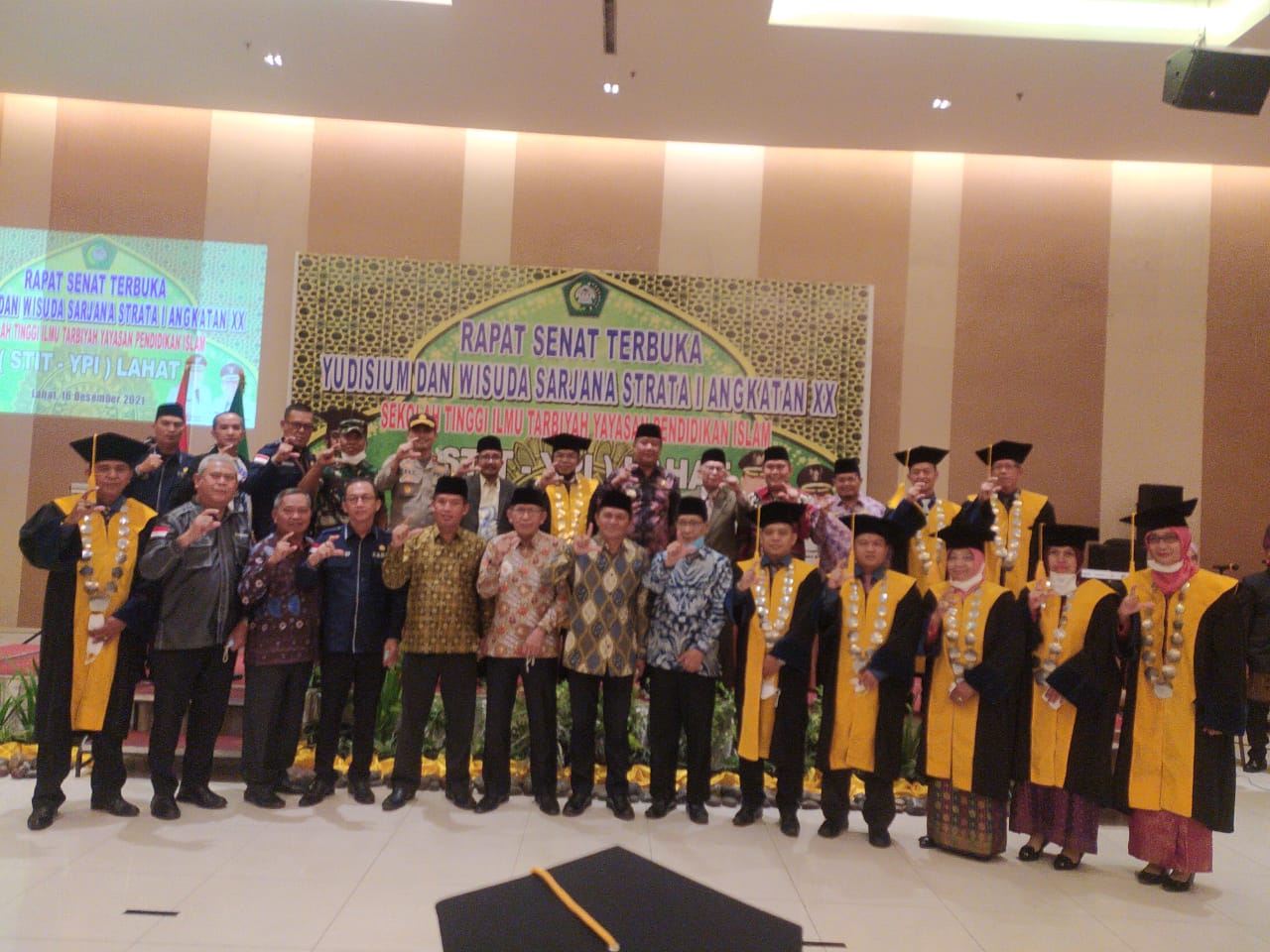 STIT-YPI Lahat Lepas 35 Wisudawan Wisudawati