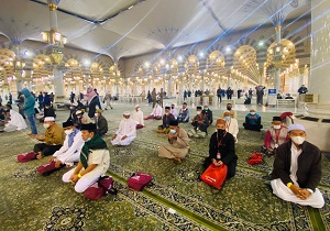 Jamaah Umroh Lahat Mulai Ibadah di Masjid Nabawi. Setelah 3 Hari Isolasi Mandiri