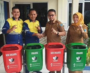 PT Golden Great Borneo Kembali Guyurkan Bantuan CSR untuk Desa Prabu Menang dan Gunung Kembang