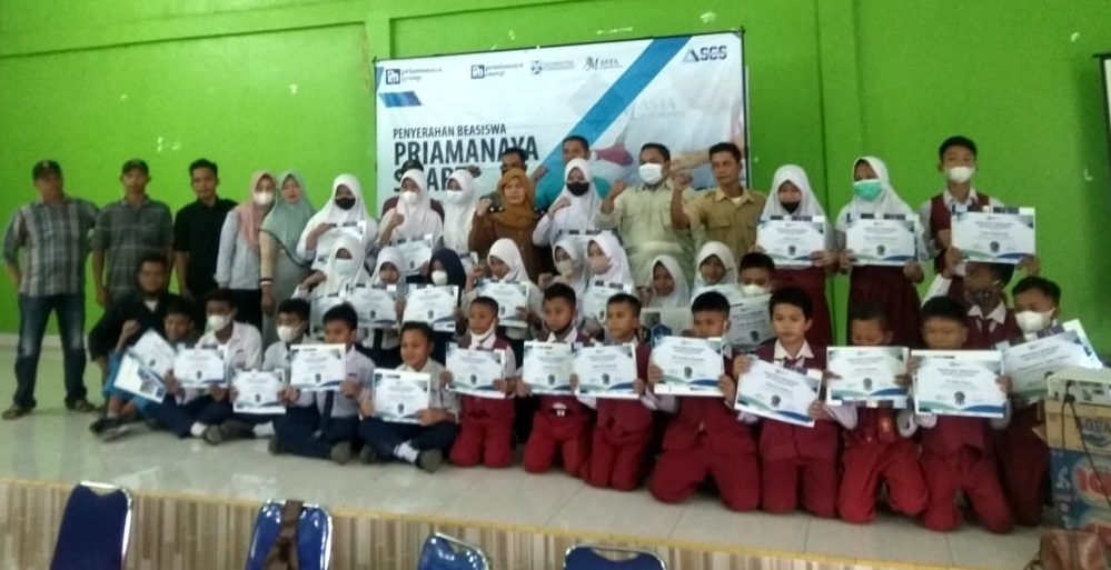 Priamanaya Group Kucurkan Beasiswa kepada Anak SD-SMP Desa Payo