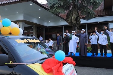 Semarakkan Datangnya Ramadhan, Hermam Deru Lepas Pawai Takbir Mobil Hias