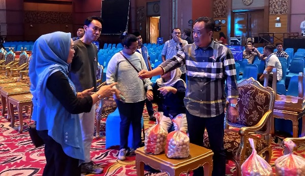 Cik Ujang Pimpin Persiapan Lokasi Pelantikan 17 DPC Partai Demokrat se-Sumatera Selatan
