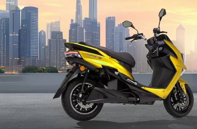 Manfaatkan Uang THR, Rekomendasi Motor Listrik Murah Meriah Tahun 2025