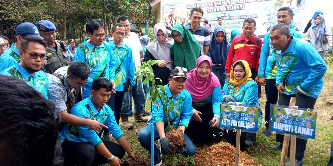 Keren,ICMI Kabupaten Lahat Launching Gerakan Penanaman Satu Milyar Pohon Secara Nasional