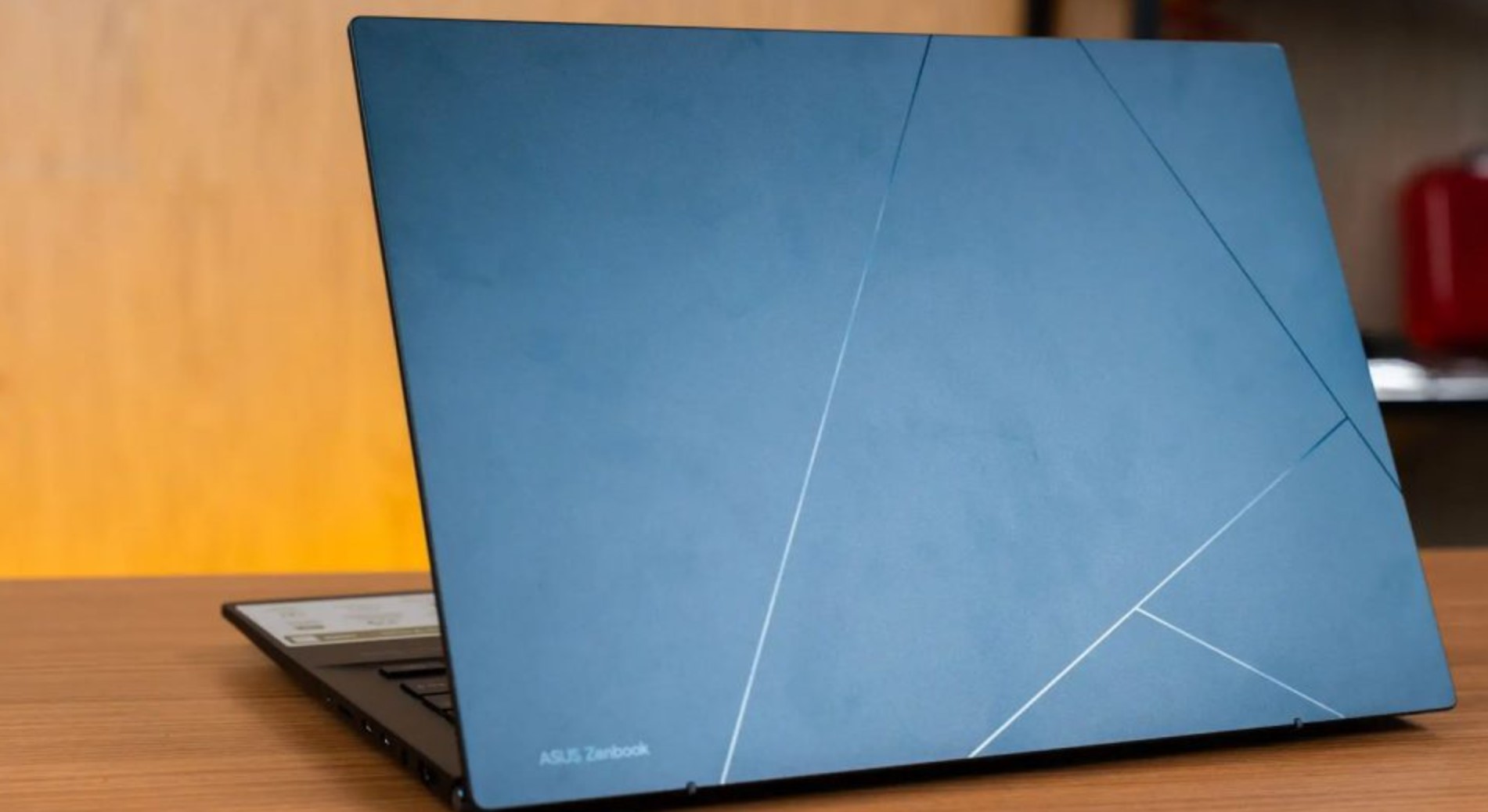 Melihat Kelebihan Laptop Pertama Yang Mengunakan Tekhnologi AI  ASUS Zenbook 14 OLED (UX3405)