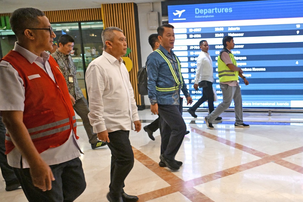 Sambut Natal 2025 dan Tahun Baru 2026, Menhub Turunkan Tarif Tiket Pesawat 13-14 Persen