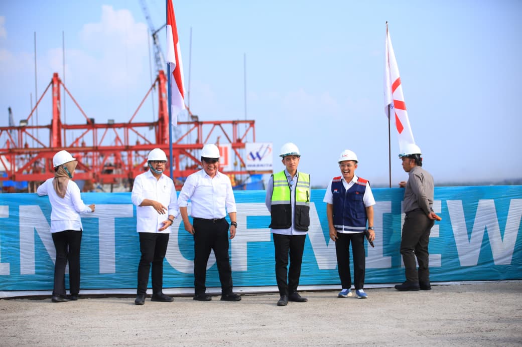 Wapres Gibran Didampingi Gubernur Herman Deru Tinjau Progres Tol Palembang-Betung