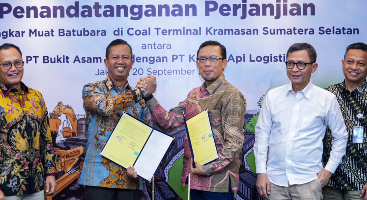 Bukit Asam (PTBA) dan KAI Logistik Teken Kerja Sama Jasa Bongkar Muat Batu Bara