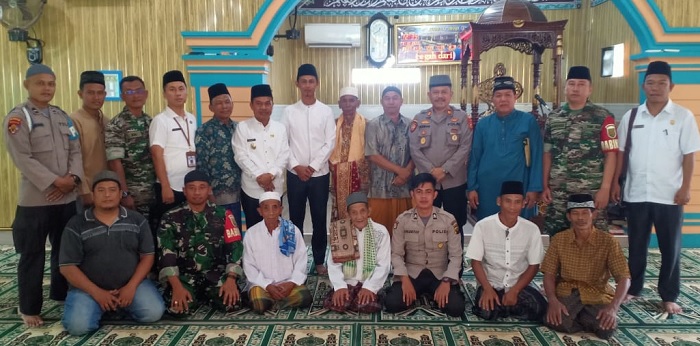 Kekompakkan Unsur Tripika Kecamatan Merapi Barat Lahat Patut Dicontoh, Sholat Jumat Bersama