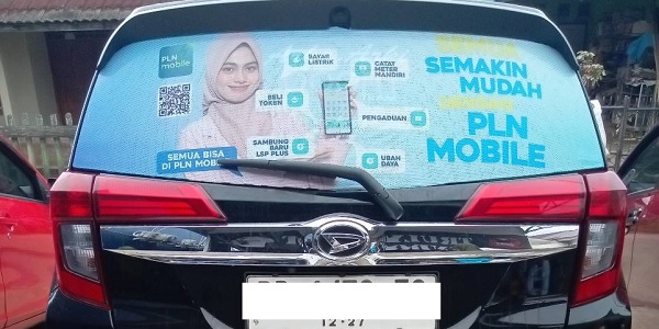 Kenalkan PLN Mobile melalui Stiker Mobil