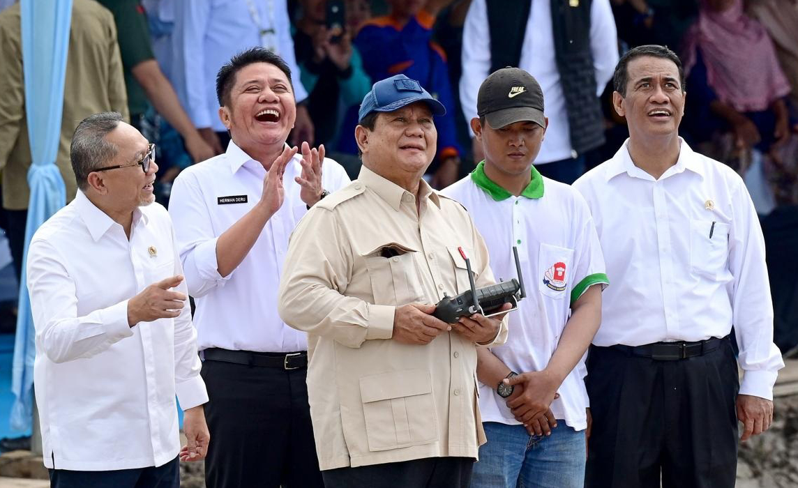 Presiden Prabowo Tebar Benih Padi Dengan Teknologi Drone Pada Lahan Oplah 105 Ribu Hektar di Ogan Ilir