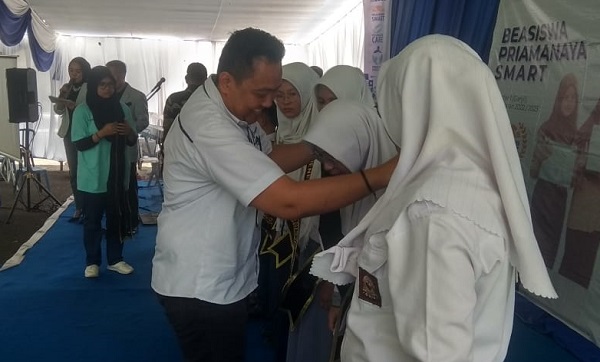 234 Siswa Terima Beasiswa Priamanaya Smart, Tahun ini Ditambah Siswa SMA/SMK