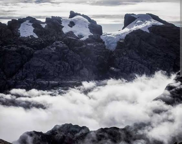 Mitos Alien di salah satu Gunung tertinggi di Indonesia ini Menyimpan sejuta misteri mengerikan