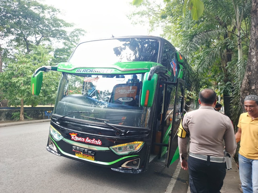 Satlantas Polres Lahat Sampaikan Pesan Kamtibmas kepada Jamaah Tabligh Berangkat ke Lampung