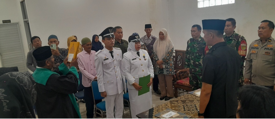 Camat Merapi barat Lantik 2 Kepala Desa  di Kecamatan Merapi Barat, Berikut Namanya