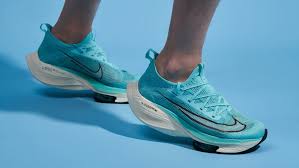 Rekomendasi Sepatu Lari Pria Terbaik: Pilih yang Pas!