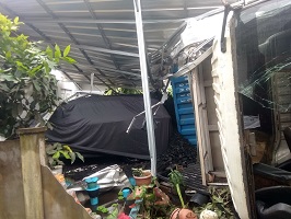 Angkutan Batubara Kembali Tabrak Rumah Suprizal