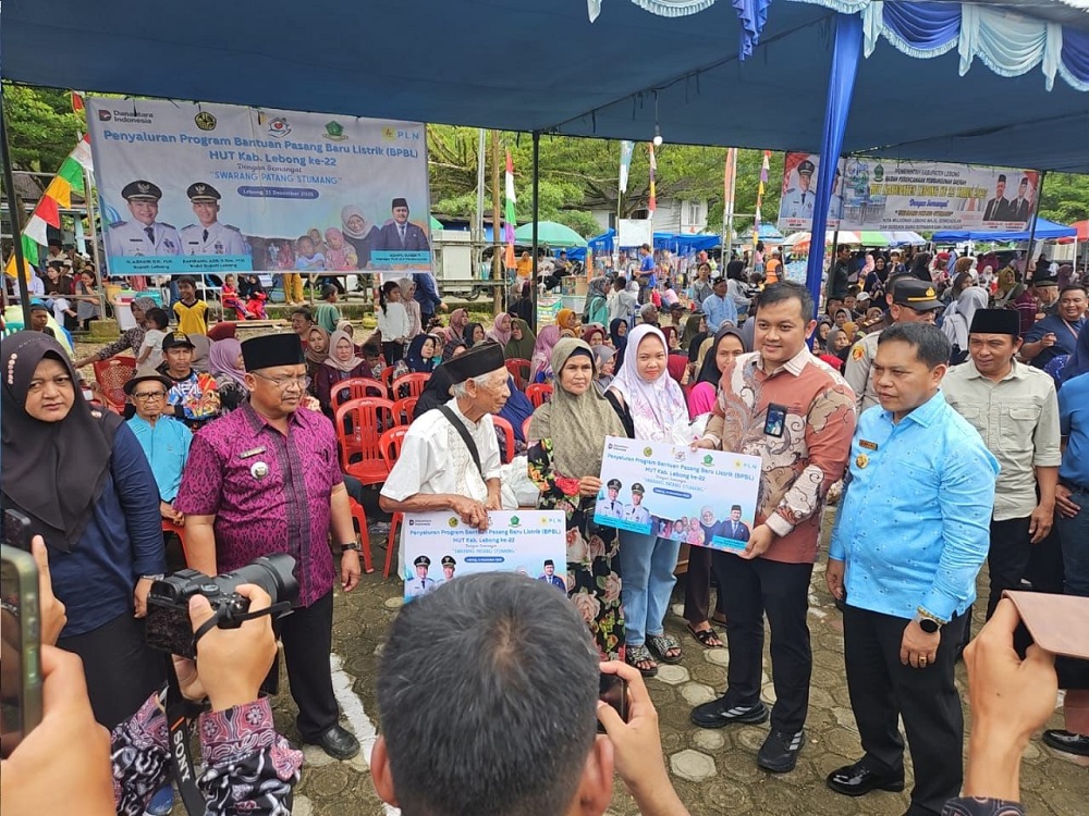 PLN untuk Rakyat: Salurkan Bantuan Pasang Baru Listrik (BPBL) pada HUT Lebong ke-22