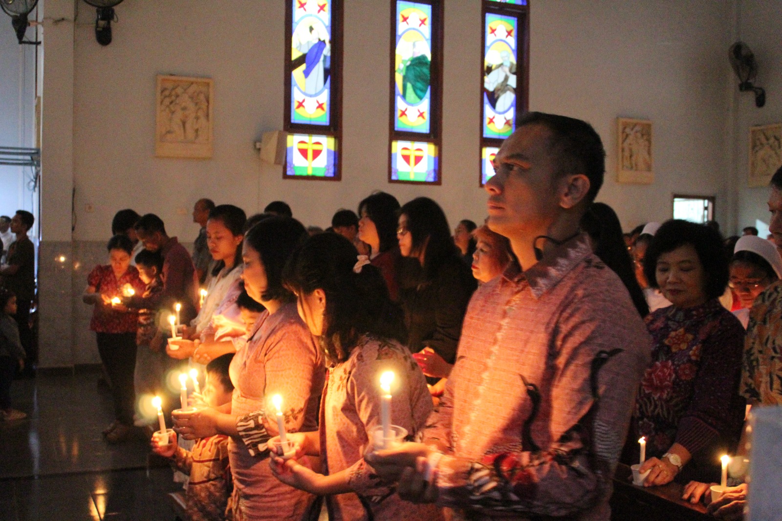 Cahaya Paskah Paroki Lahat 2026: Menjadi Pribadi yang Semakin Saleh dan Manusiawi