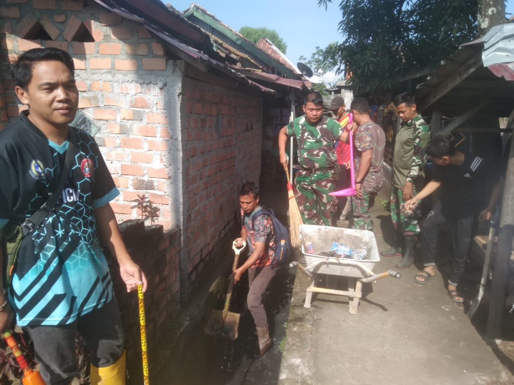 Luar Biasa Babinsa Koramil Merapi Kompak Sinergi Dengan Masyarakat Desa Muara Maung