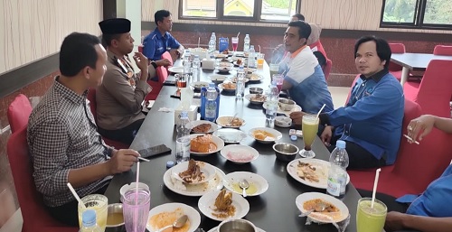 Trik Kapolres Lahat Jelang 1 Mei, Ajak Ketua Serikat Pekerja Makan Siang Bersama