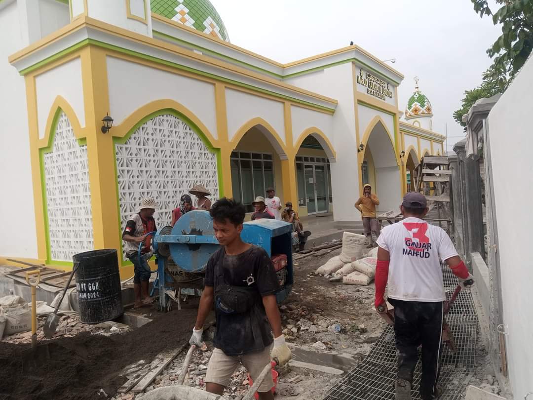 Salah Satu Masjid Ikonik di Kabupaten Lahat Ini Akan Terlihat Semakin Cantik